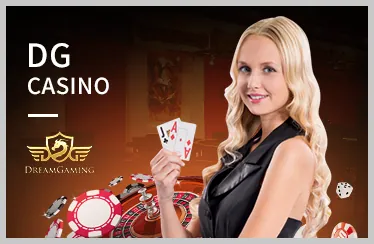 Game Xì Tố (Stud Poker) tại gà cam 67.com - Các quân bài Xì Tố được úp và ngửa trên bàn, tạo không khí căng thẳng của một ván poker.